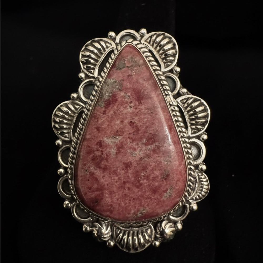 Elegant sterling Silver and‎ Pink zoisitr Stone Ring